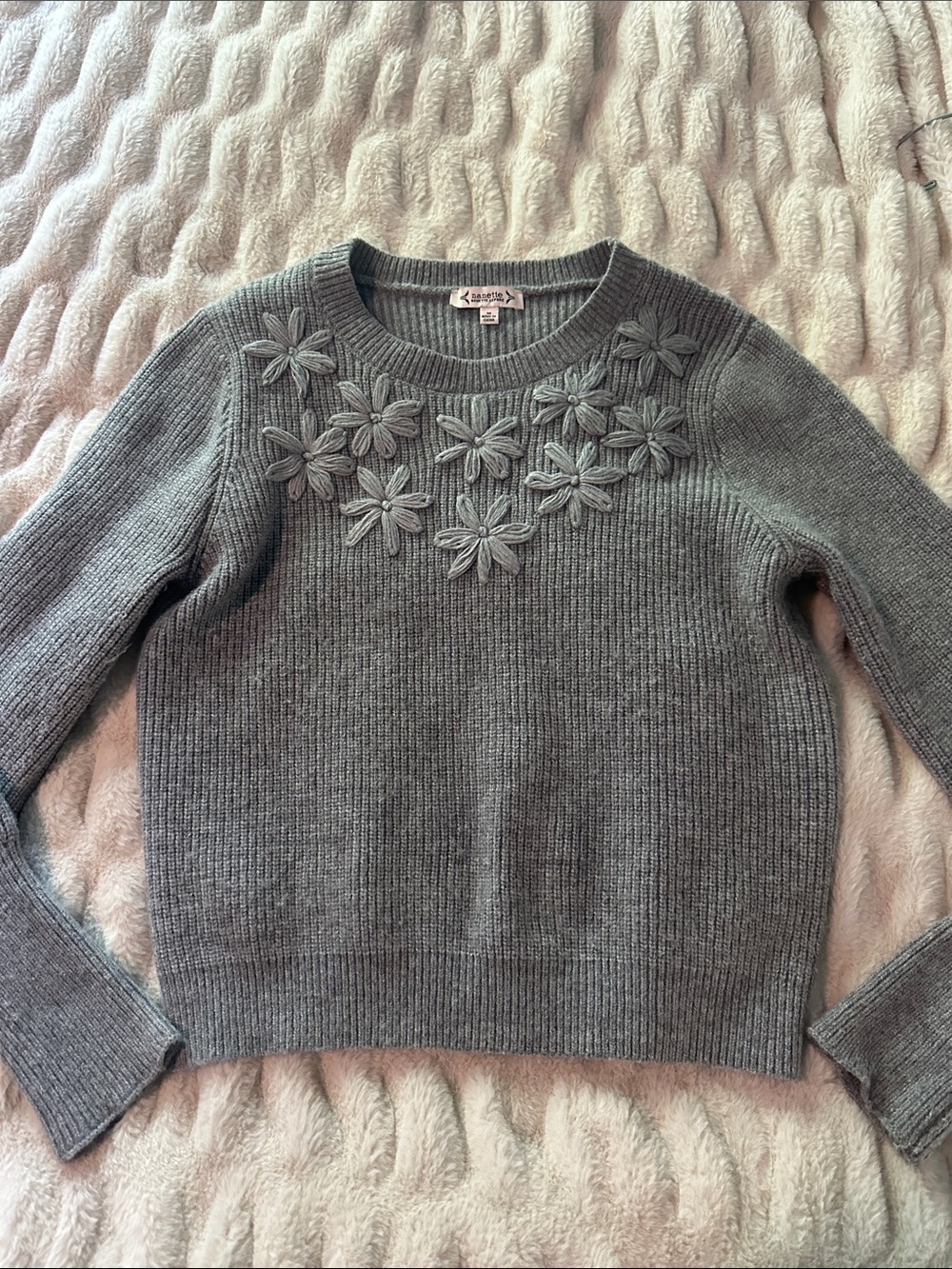 Women’s Crewneck Sweater Heather Gray Floral-Appliqué Crewneck Sweater